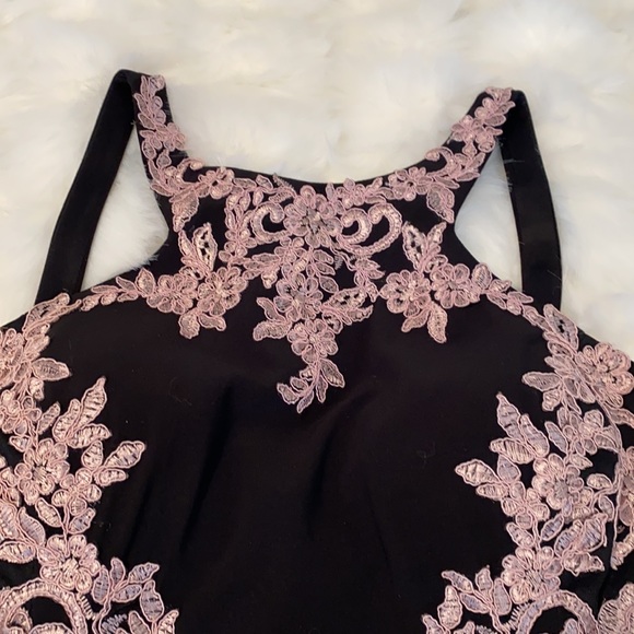 Black Dress - Picture 3 of 6